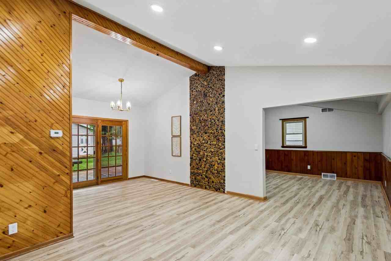 1819 Elmwood Dr - Photo 7 of 16