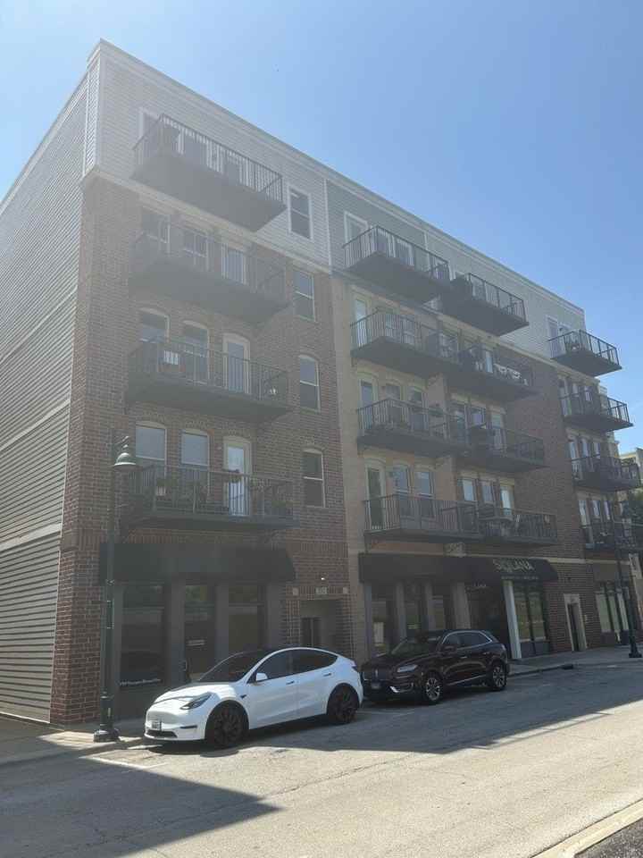 332 River St #4405 - Photo 2 of 27