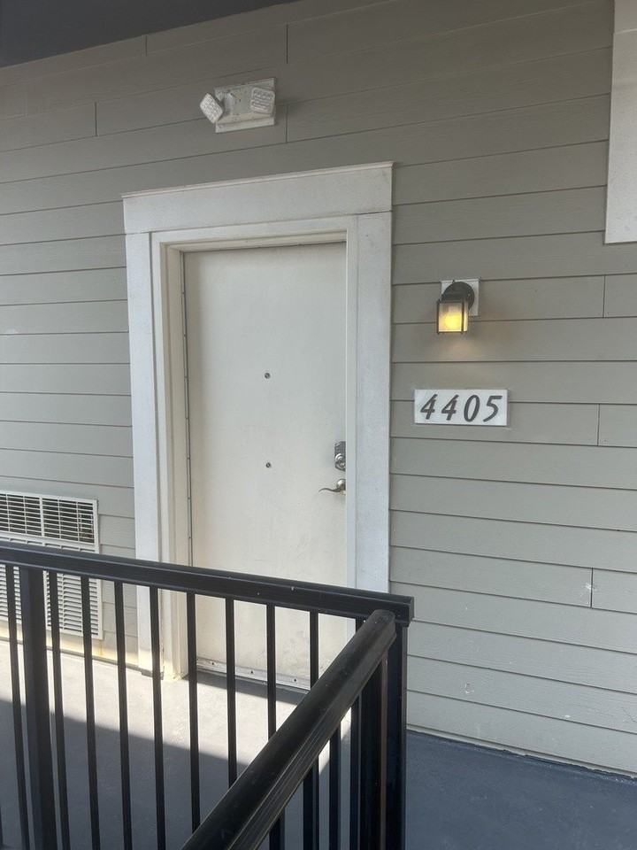 332 River St #4405 - Photo 7 of 27