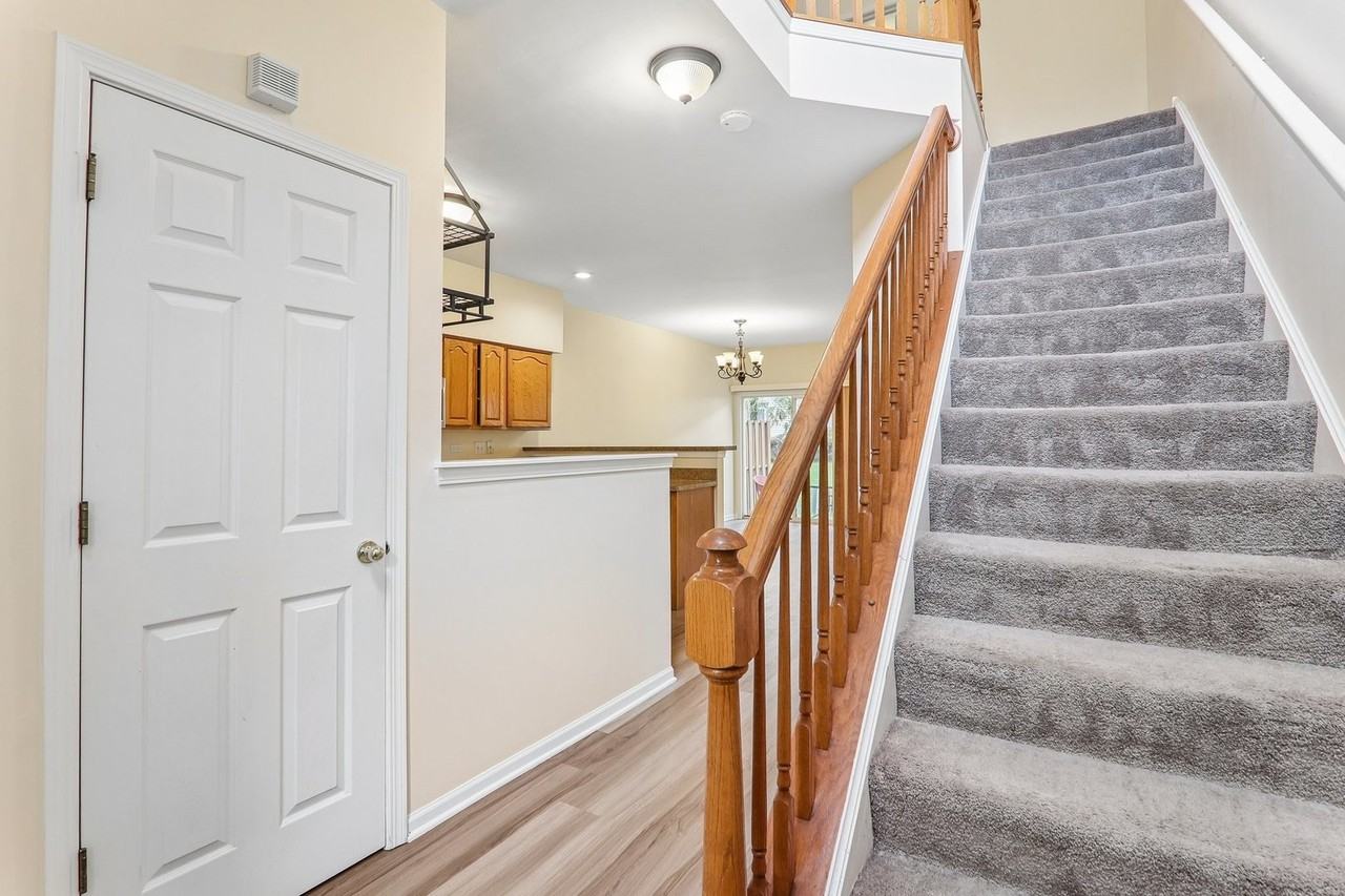 984 Parkhill Cir - Photo 6 of 50