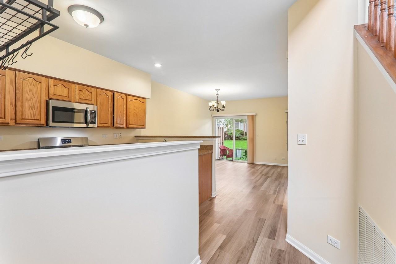 984 Parkhill Cir - Photo 7 of 50