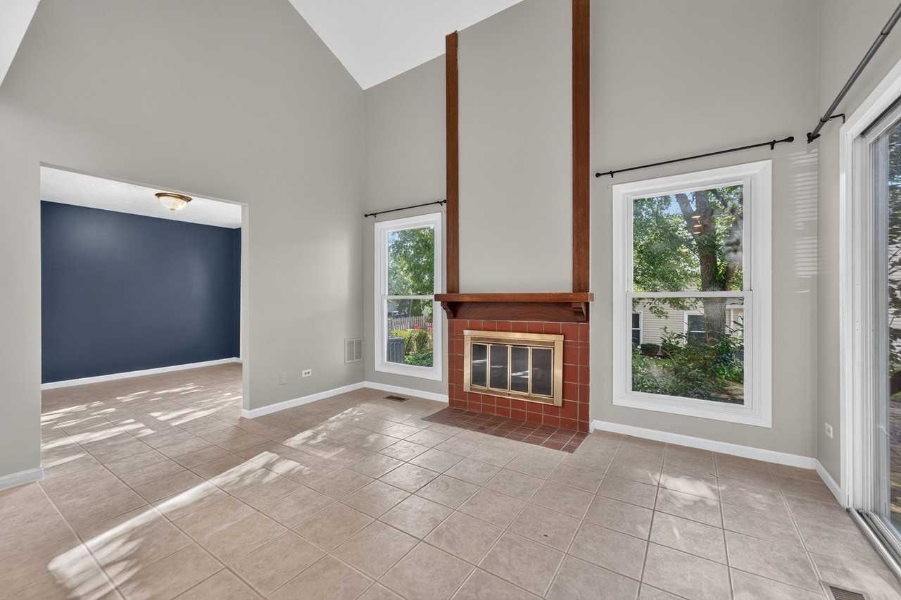 244 Coventry Ct #244 - Photo 6 of 37