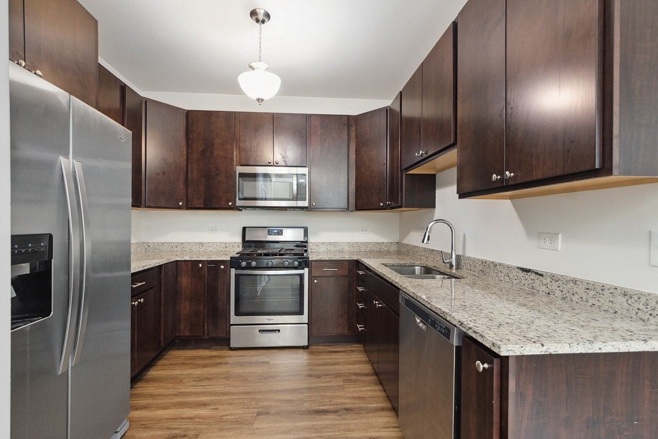 28 Olympus Dr - Photo 5 of 22