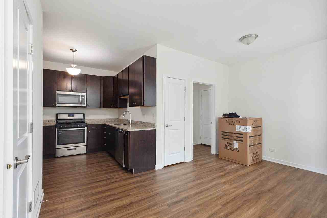 28 Olympus Dr - Photo 6 of 22