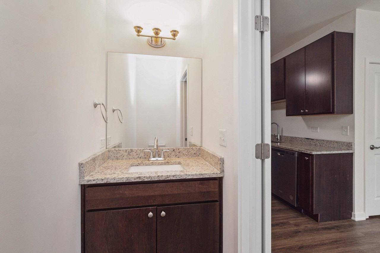 28 Olympus Dr - Photo 7 of 22