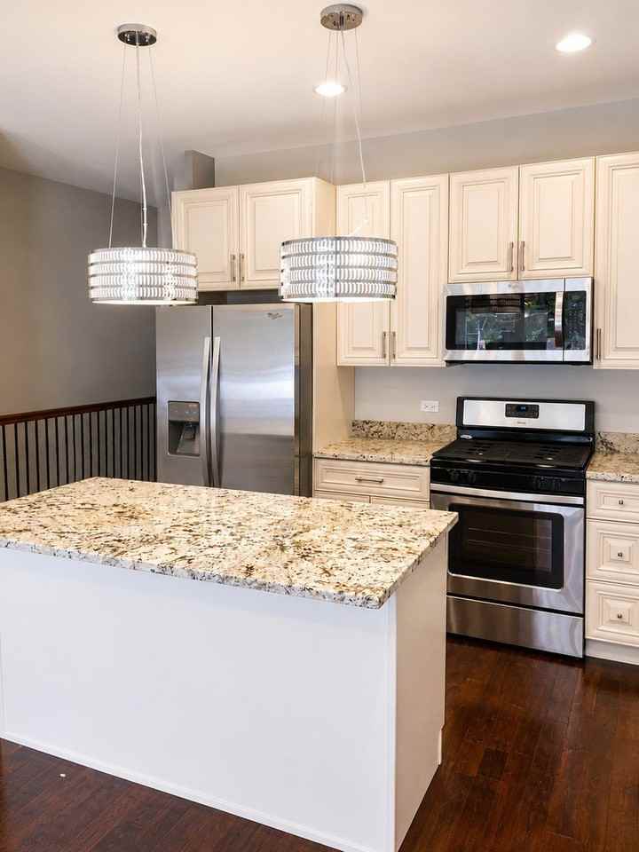 6115 N Elston Ave #3 - Photo 3 of 9