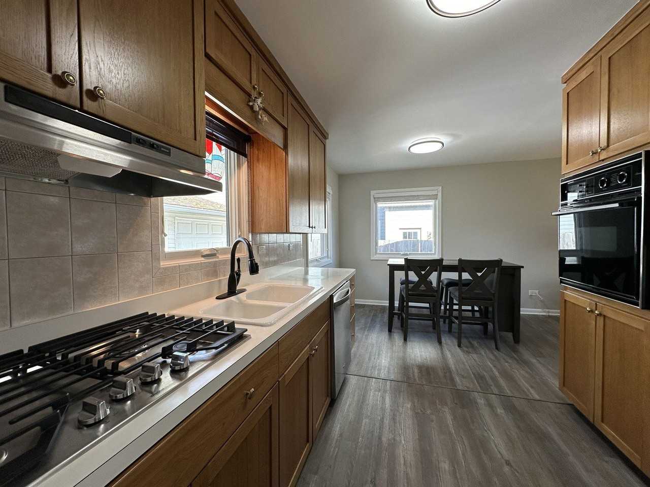 4038 Forest Ave - Photo 5 of 15