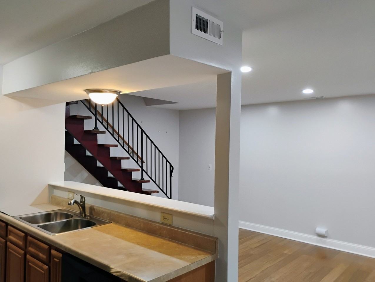 1226 Cove Dr - Photo 3 of 14