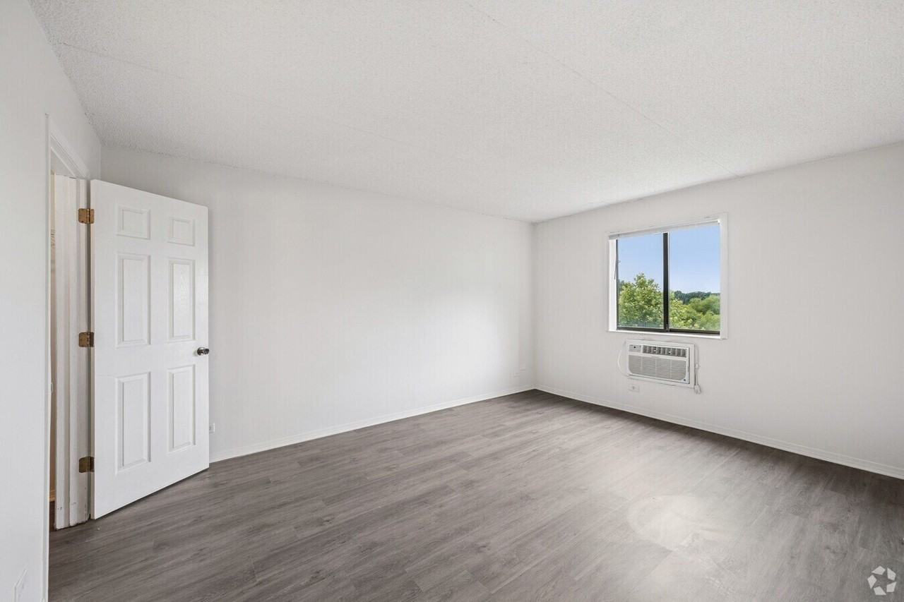 1840 N Delany Rd #122 - Photo 6 of 10