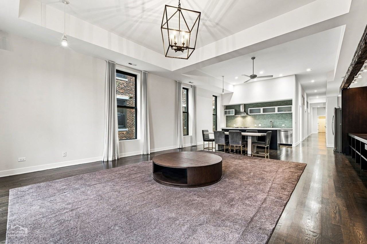 114 N Aberdeen St #3 - Photo 4 of 27
