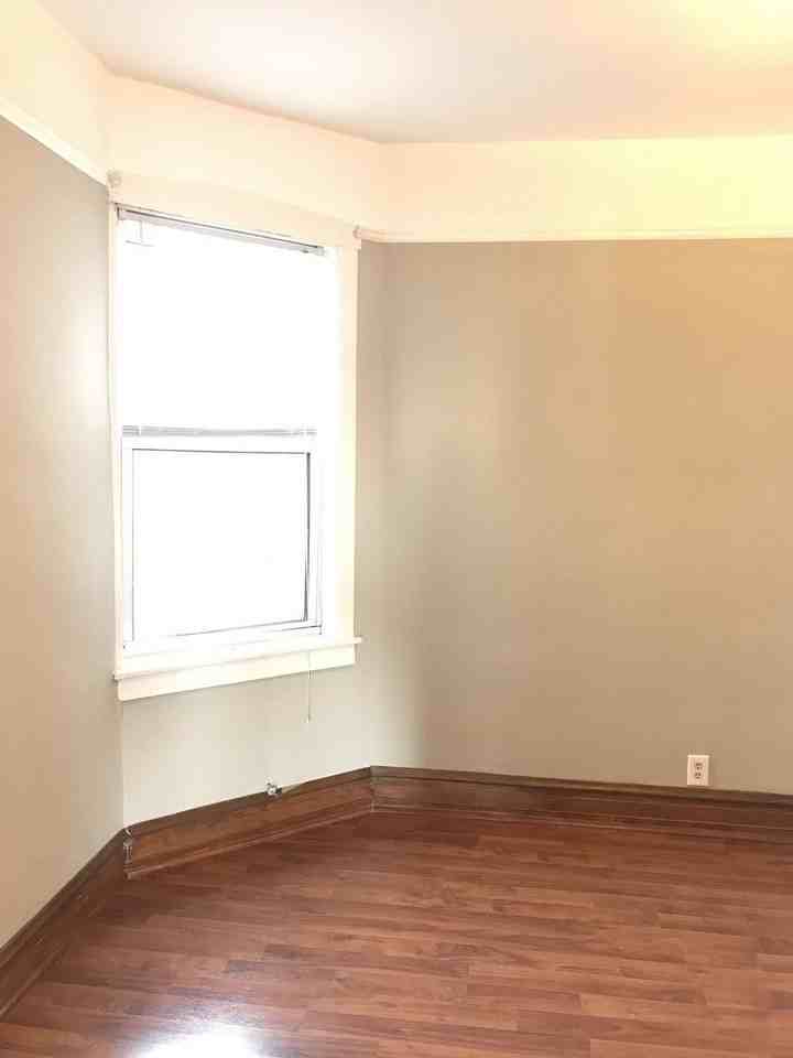 1540 N Hamlin Ave #2 - Photo 6 of 14