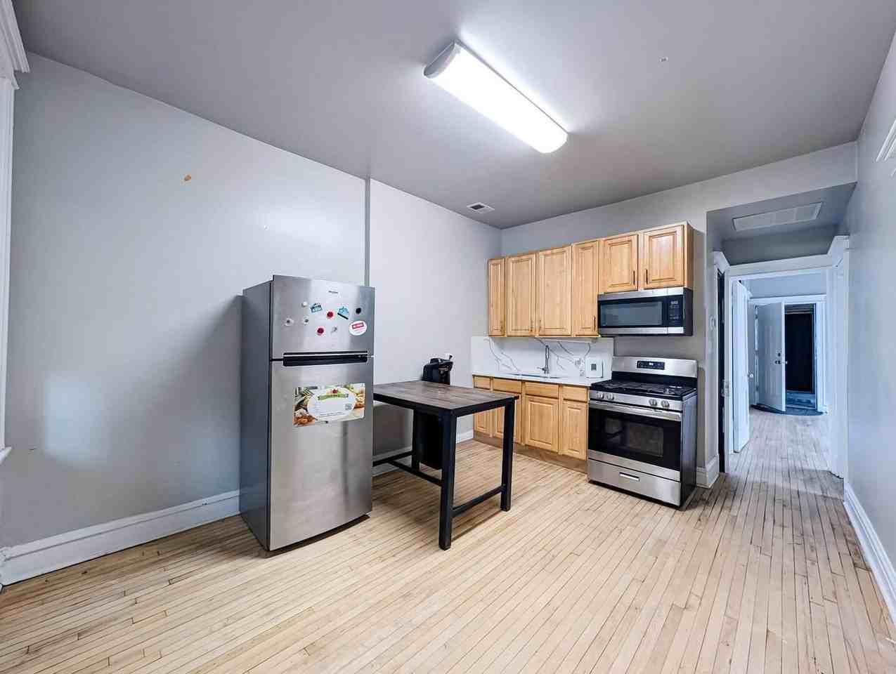 2838 W Roosevelt Rd #2R - Photo 6 of 16