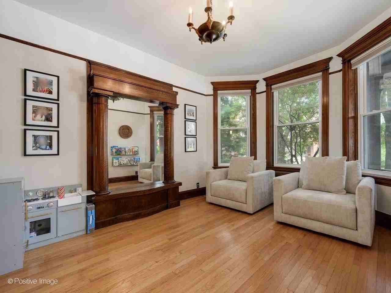 2335 W Walton St - Photo 3 of 26