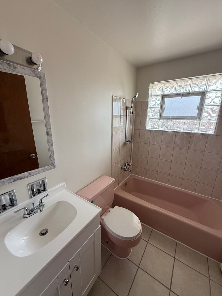 3607 W 120th St #2S - Photo 4 of 6