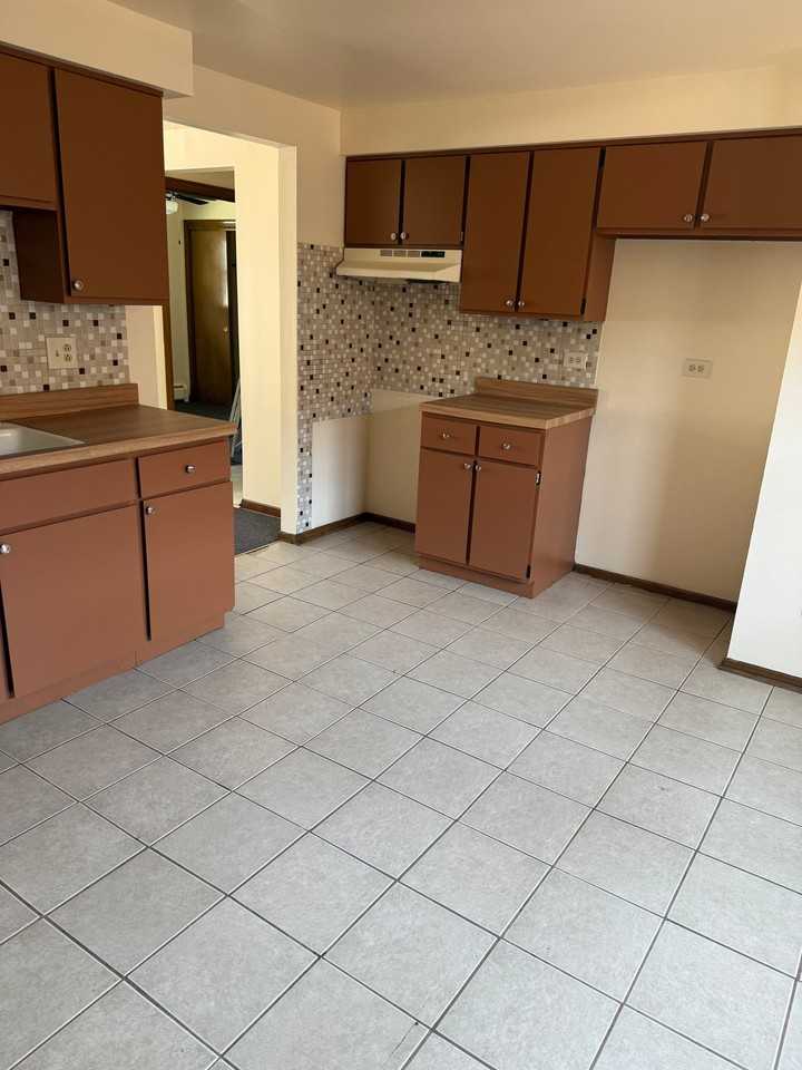 3607 W 120th St #2S - Photo 5 of 6