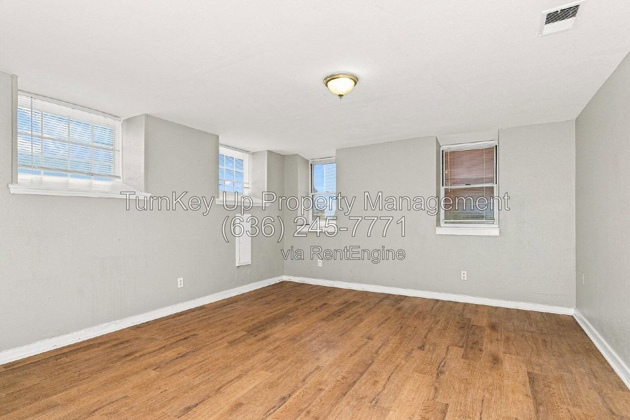 4005 S Grand Blvd #B - Photo 7 of 17
