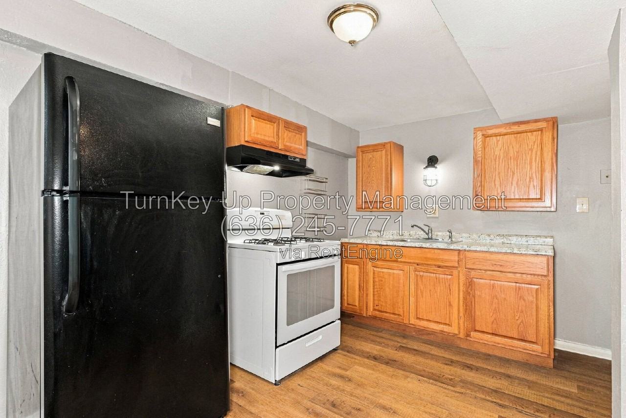 4005 S Grand Blvd #B - Photo 3 of 17