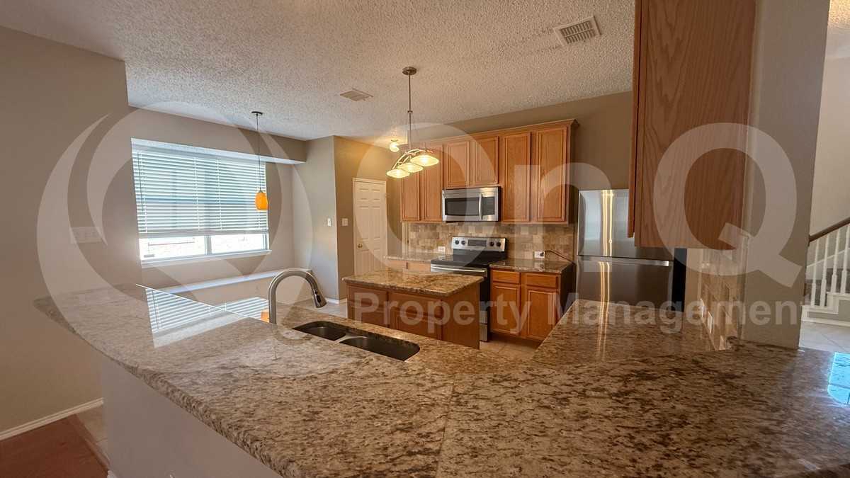 1433 Winterwood Dr - Photo 7 of 27