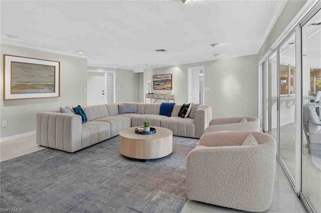 660 14th Ave S - Photo 6 of 50