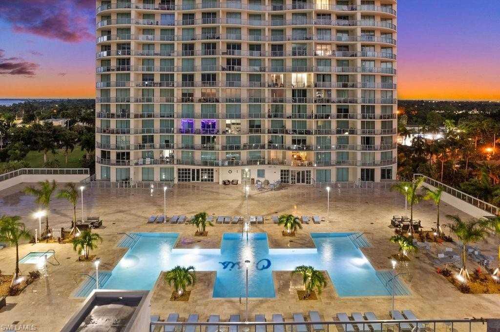 3000 Oasis Grand Blvd #MPH6 - Photo 5 of 44