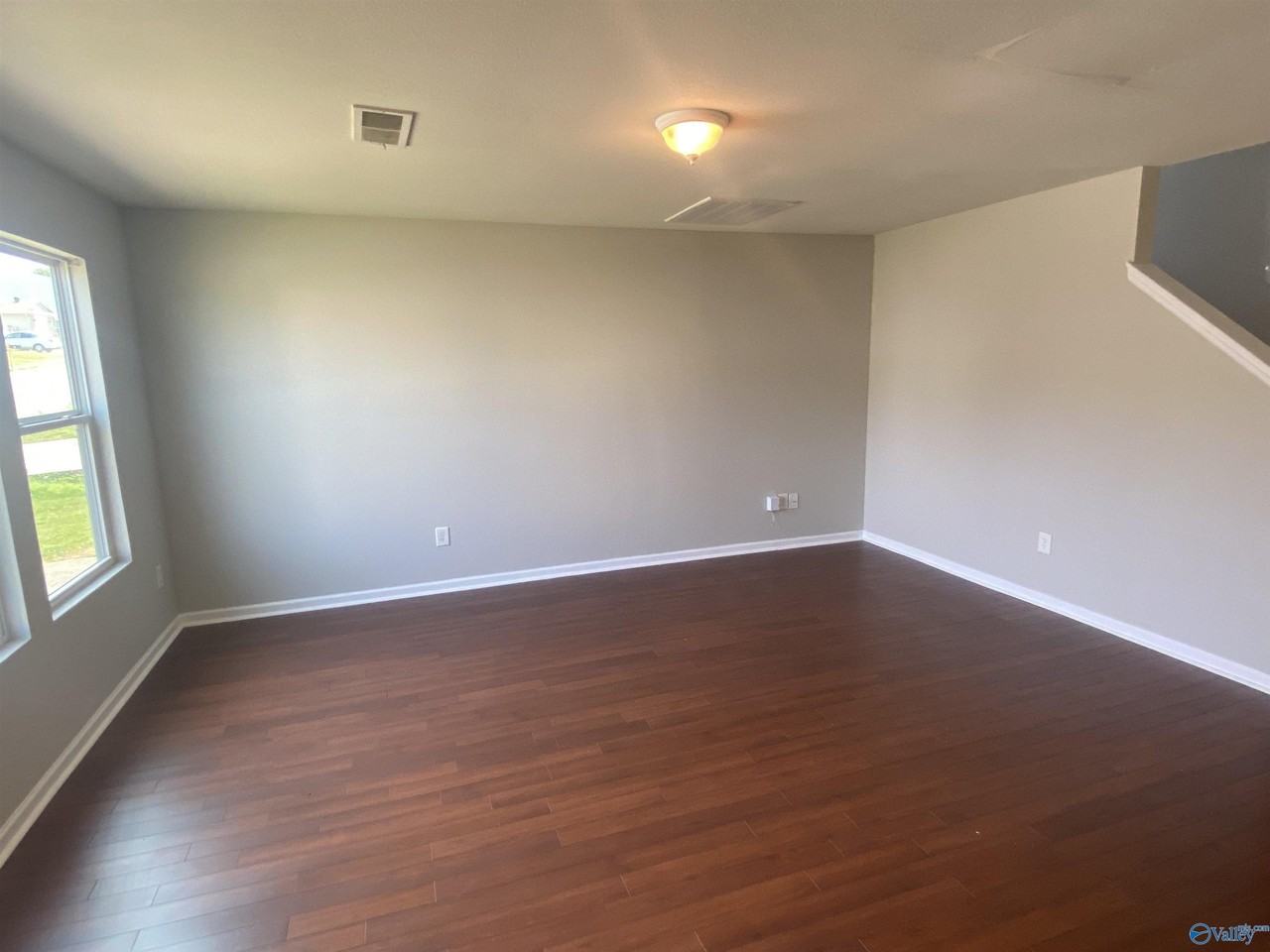 208 Whitestone Dr Ne - Photo 2 of 13