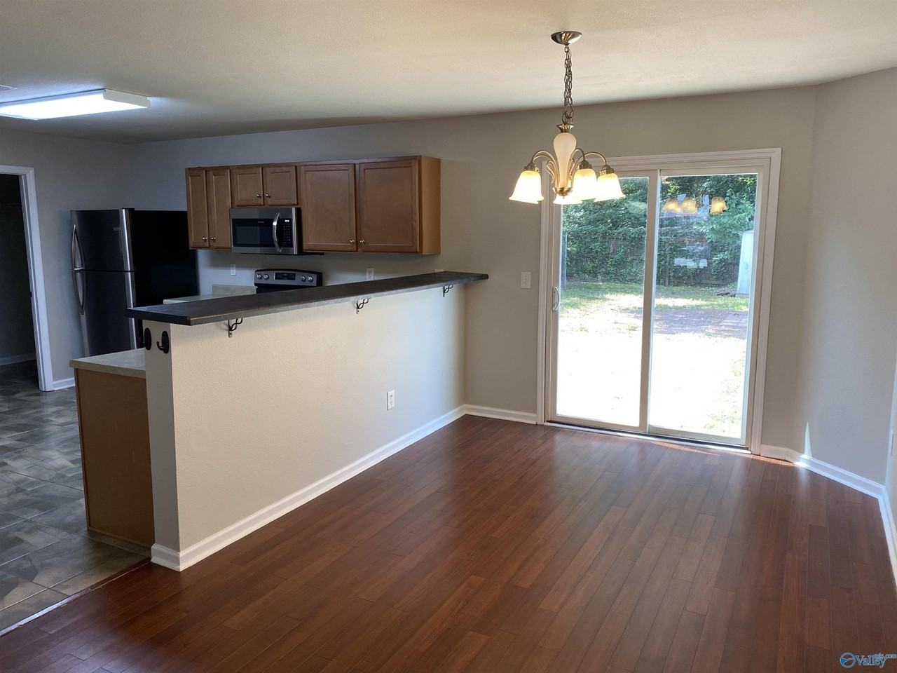 208 Whitestone Dr Ne - Photo 3 of 13
