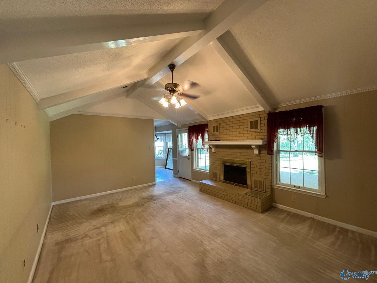 908 Cornelia Dr Se - Photo 4 of 28