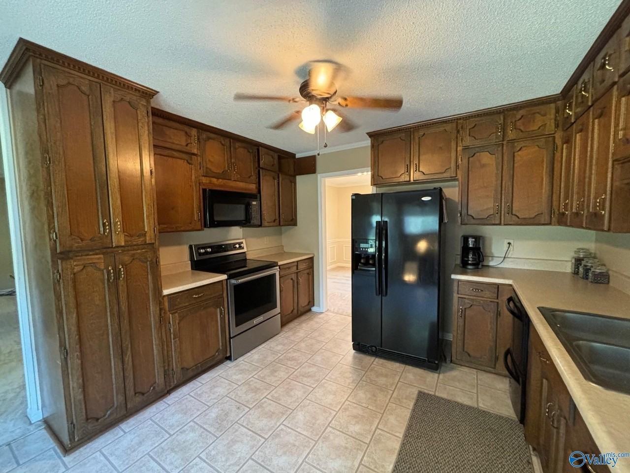 908 Cornelia Dr Se - Photo 5 of 28