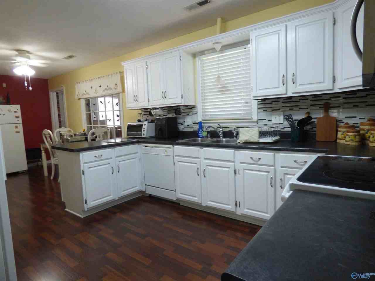 2215 Brighton St Sw - Photo 4 of 19