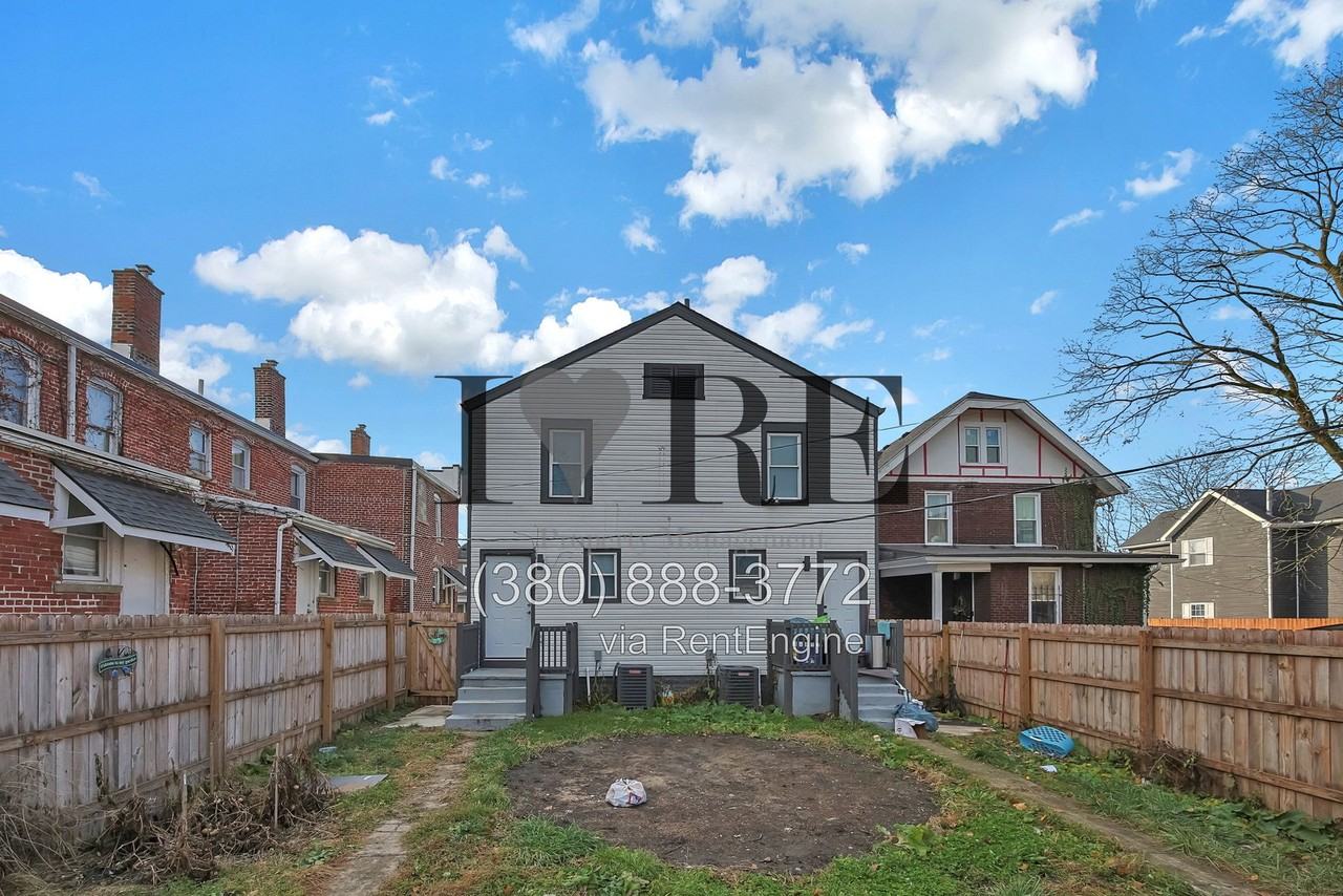 1214 Atcheson St - Photo 5 of 27