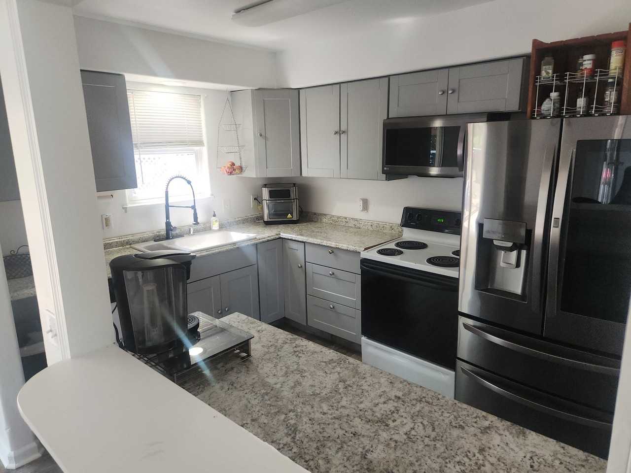 801 Kilmer St - Photo 2 of 8