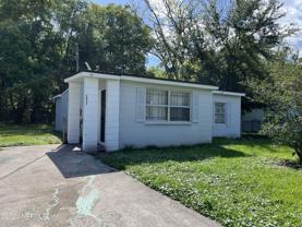 5823 Iris Blvd - Photo 1 of 1