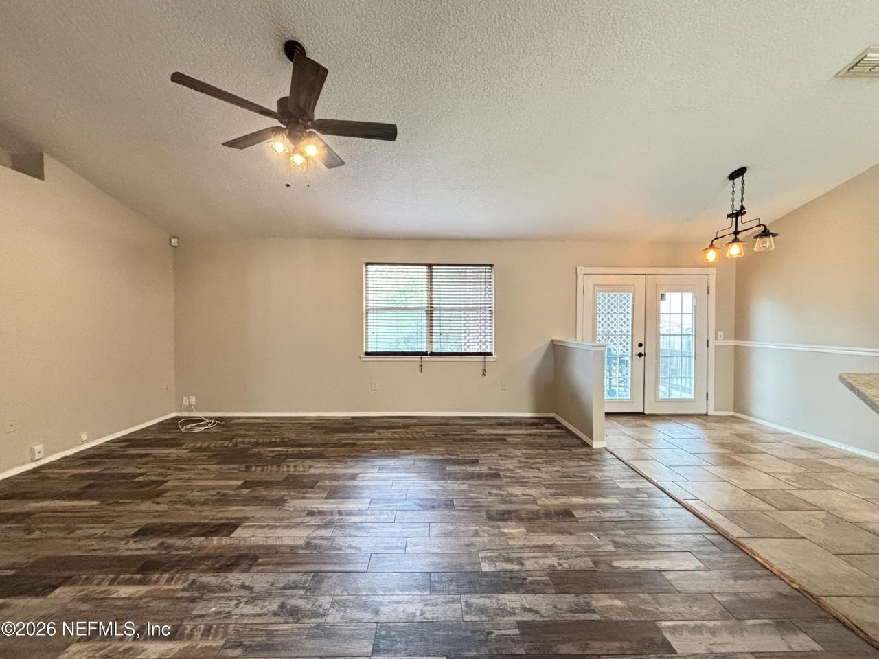 1270 Tahoe Ct - Photo 4 of 26
