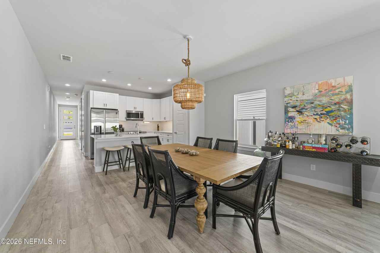 809 7th Ave S - Photo 6 of 24