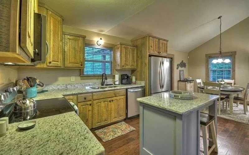 529 E Second St - Photo 4 of 21
