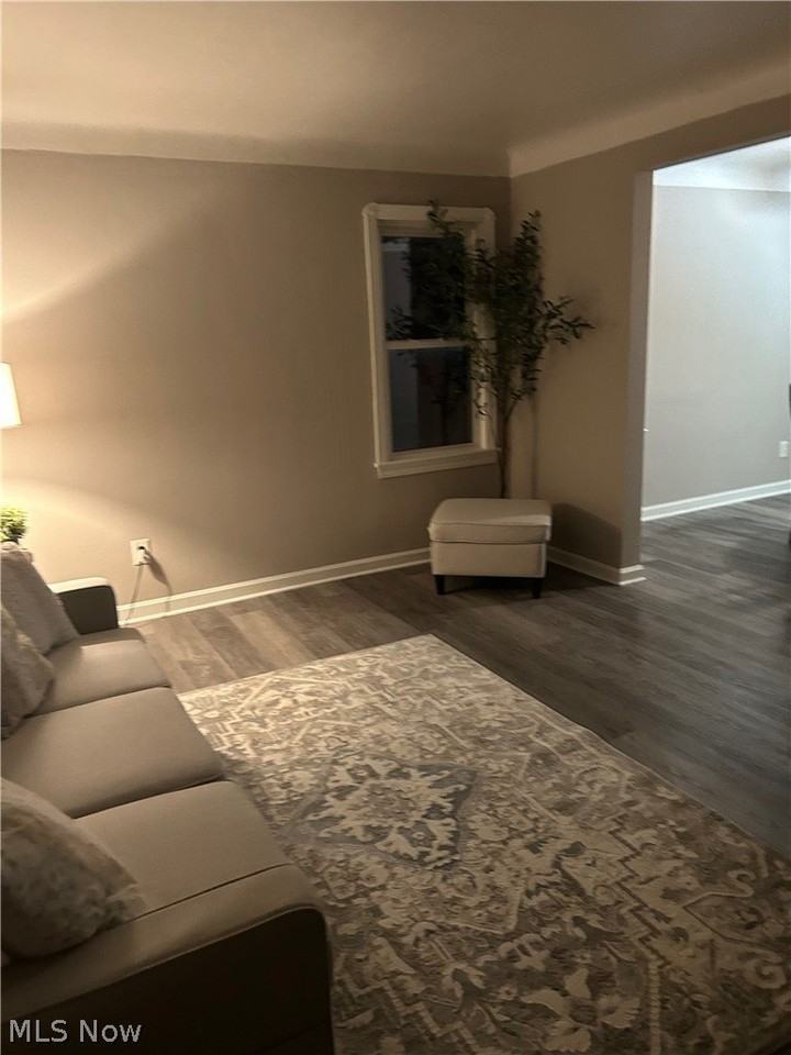9725 S Highland Ave - Photo 3 of 38