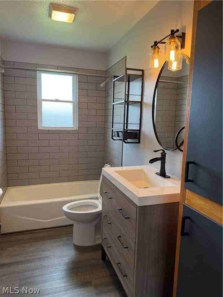 12922 Fountain Ct - Photo 6 of 15