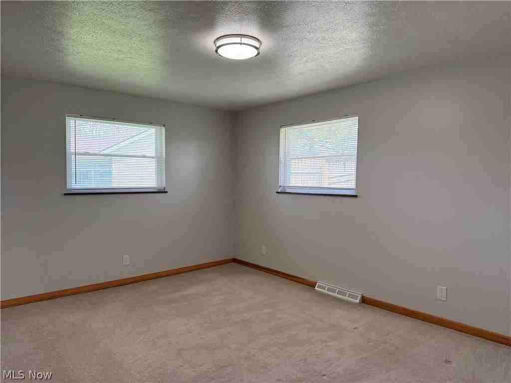 12922 Fountain Ct - Photo 7 of 15