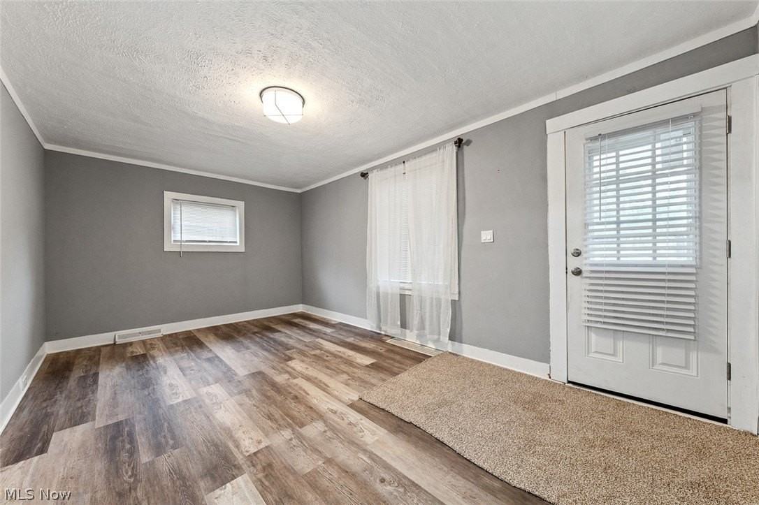 3753 W 139th St - Photo 6 of 37