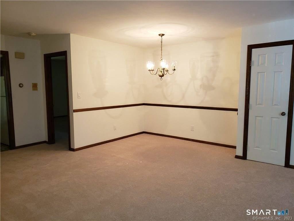 375 Glendale Ave - Photo 4 of 7