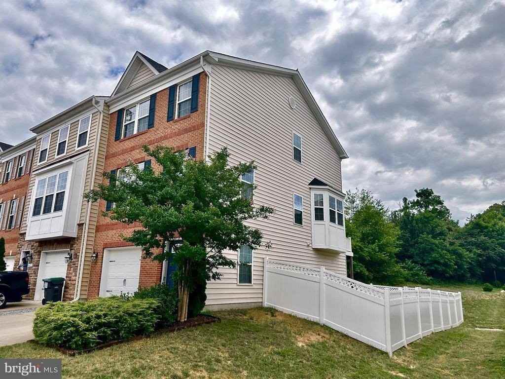 121 Hidden Brook Dr - Photo 2 of 36