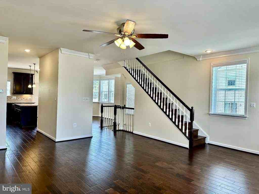 121 Hidden Brook Dr - Photo 4 of 36
