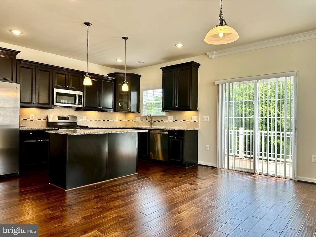 121 Hidden Brook Dr - Photo 6 of 36