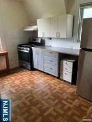 117 Christie St - Photo 5 of 11