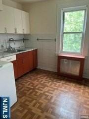 117 Christie St - Photo 6 of 11