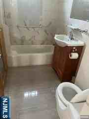 117 Christie St - Photo 7 of 11