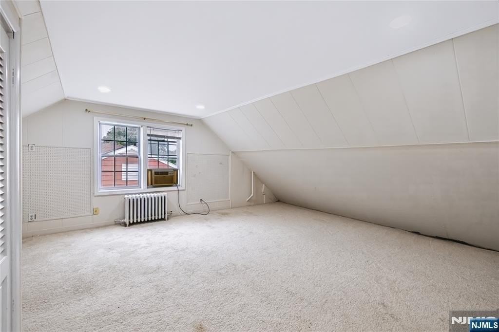 111 Paterson Ave - Photo 3 of 18