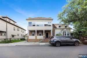 featured image of 74 Westminster Pl #1