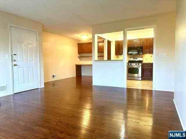 303 Linden St #303 - Photo 4 of 47