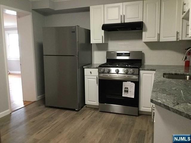 156 Corabelle Ave - Photo 3 of 11